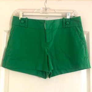 Banana Republic Kelly green Bermuda shorts size 4